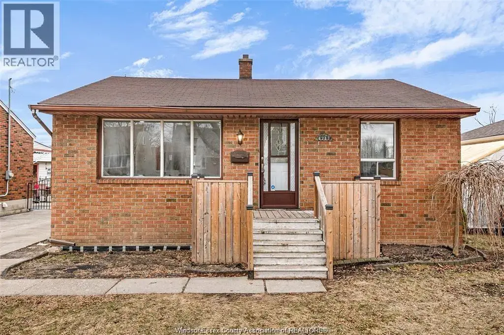 1217 Harrison, Windsor